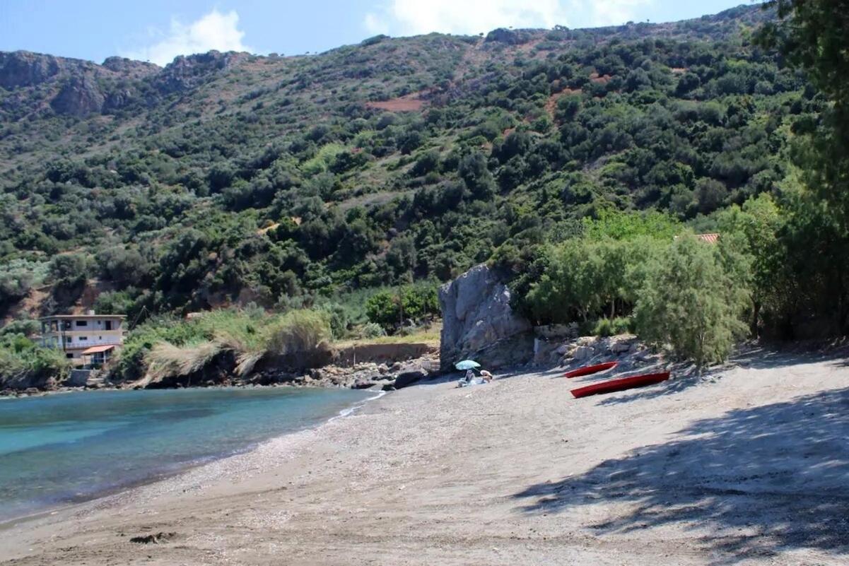 House Just On The Beach -Included 2 Canoe, 2 Bicycles Ravdhoukha Екстер'єр фото